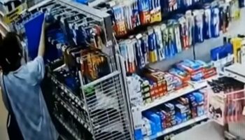 Танцоры-койоты арестованы за кражу в круглосуточном магазине в Самут-Пракане