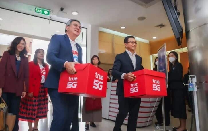 Телекоммуникационные гиганты Таиланда столкнулись на фоне опасений по поводу аукциона спектра