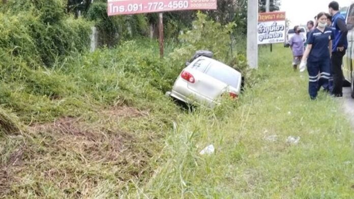 Трагическая автомобильная авария унесла жизни двух стажеров в Пхетчабури
