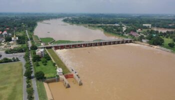 Угроза наводнения вдоль Чао Прайя растет