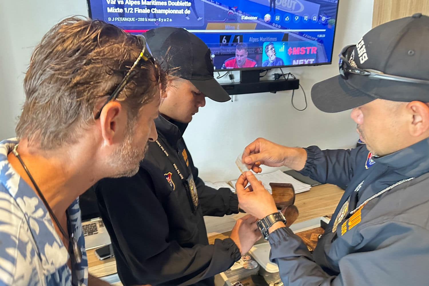 Француз задержан на острове Пханган с грузом наркотиков и оружия