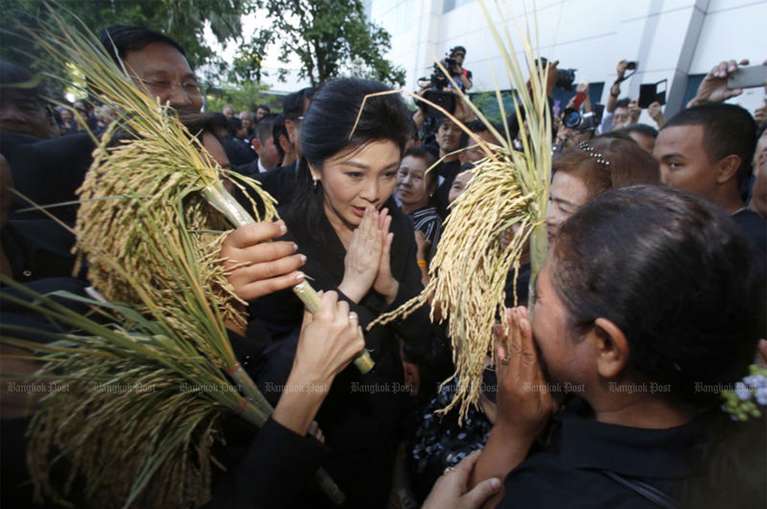 Экс-премьер Йинглак Чавушоглу обязала выплатить B10 млрд за убытки от тайской рисовой схемы