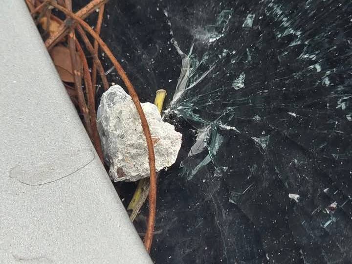 Это случилось снова: падающие обломки повреждают автомобили на Раме II