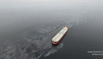 20 тонн сырой нефти в водах Чонбури