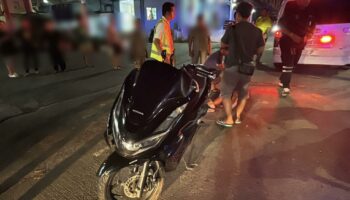 Авария мотоцикла оставила троих кровавыми в ночном столкновении в Паттайе