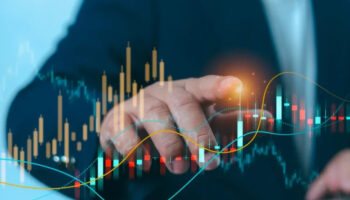 Азиатские фондовые рынки снижаются после атаки Израиля на Иран, что вызывает скачок цен на нефть