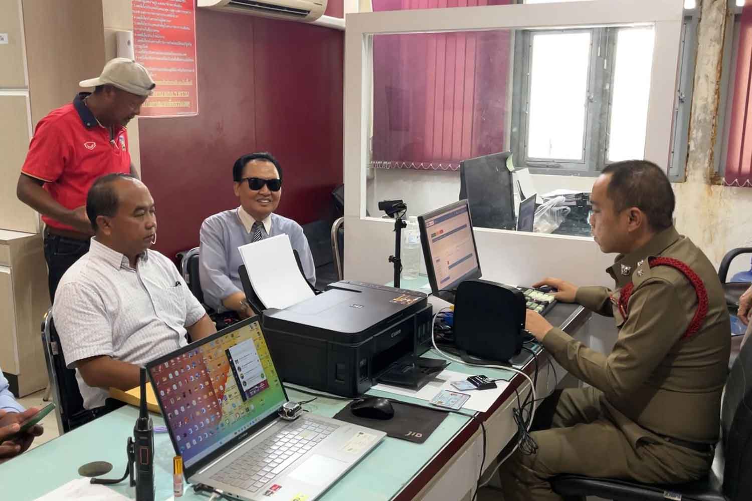 Активисты говорят, что премьер-министр может быть виновен в преступлении, punishable by death.