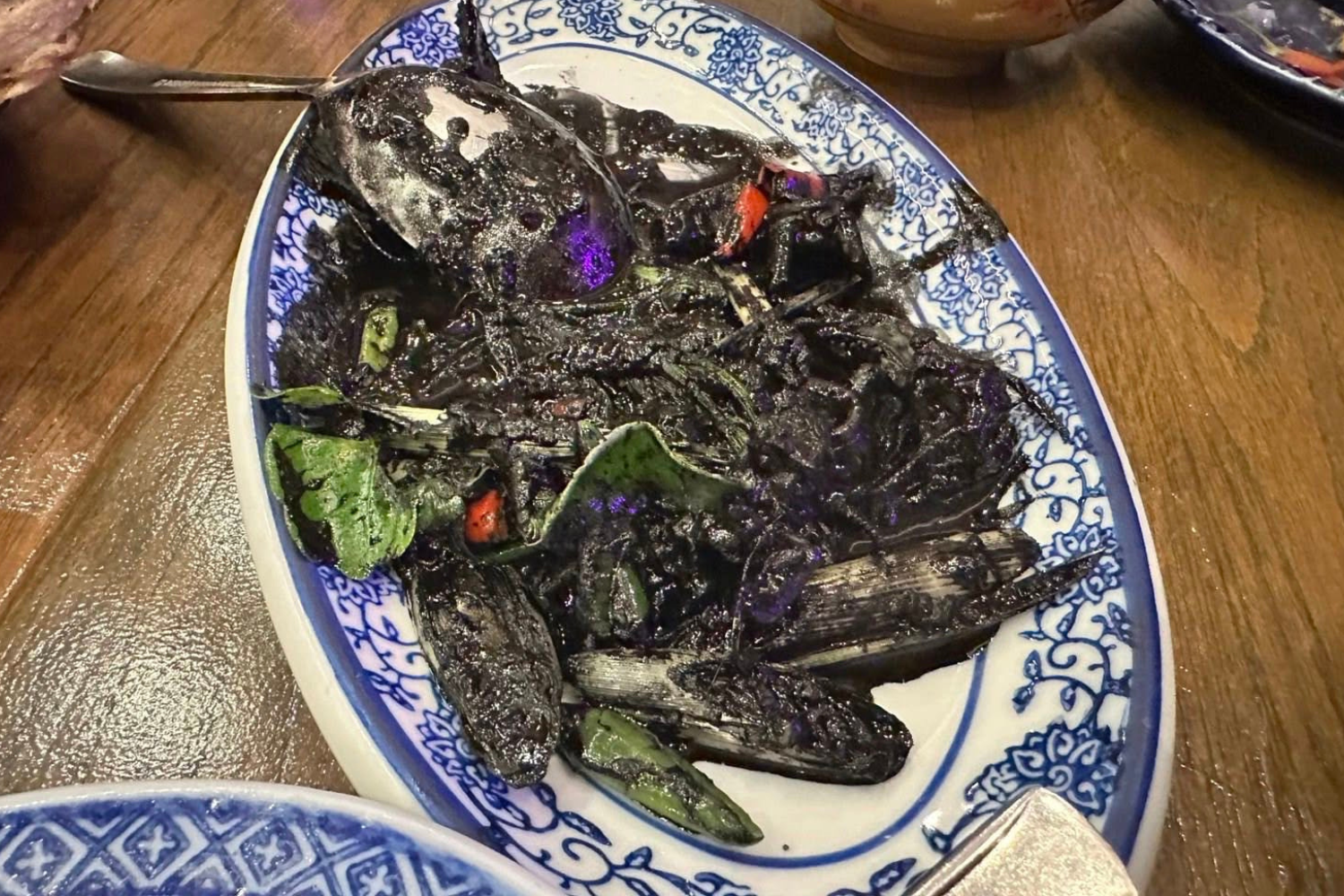 Аллергик в ресторане сильно пострадал после того, как ему подали креветки