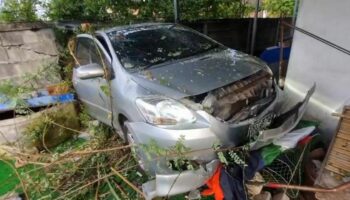 Британец сбежал после того, как врезался на седане в дом в Удонтхани