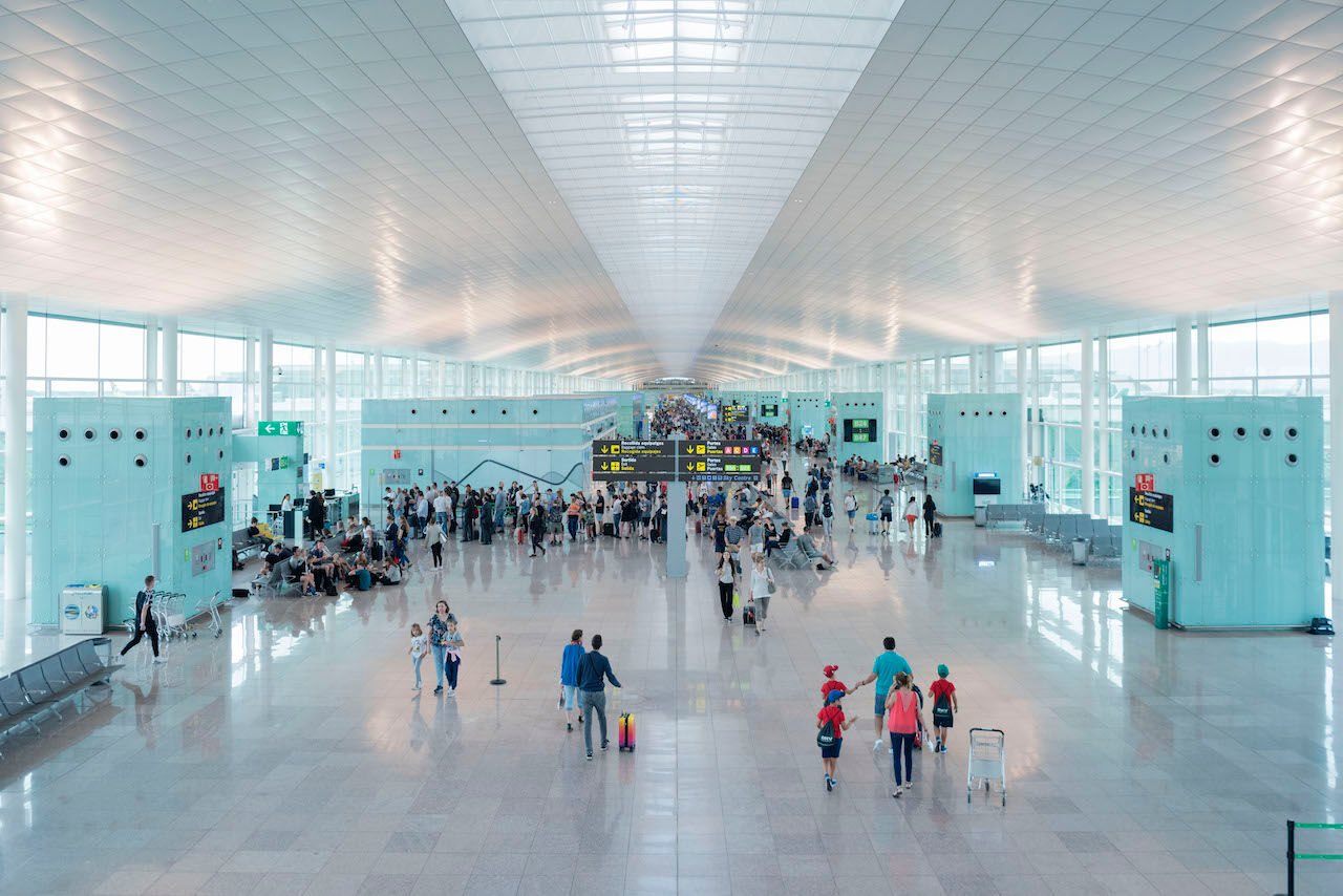 Британскую маму Onlyfans задержали в испанском аэропорту с 200 тысячами фунтов марихуаны