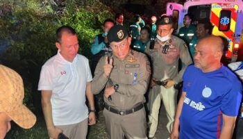 В теле с татуированным腕ом найдено на плантации пальм в Транге