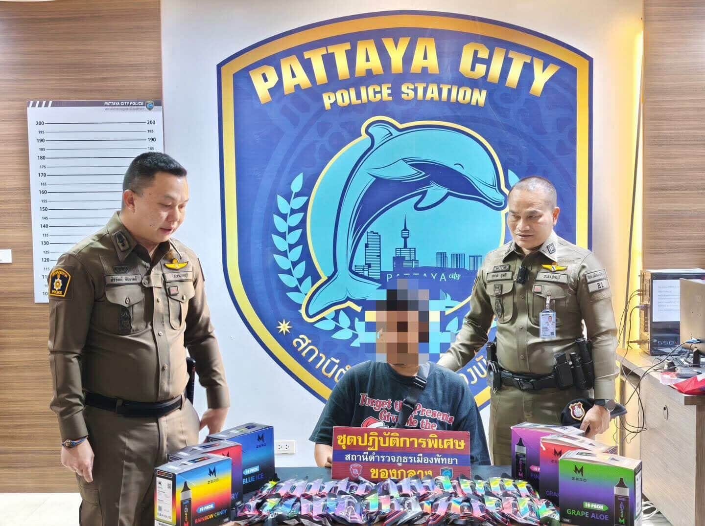Взрывной арест в Паттайе: полиция задержала мужчину с 40 незаконными электронными сигаретами