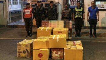 Водителей задержали за перевозку 1434 коробок нелегальных сигарет