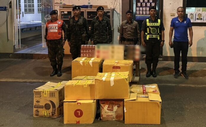 Водителей задержали за перевозку 1434 коробок нелегальных сигарет