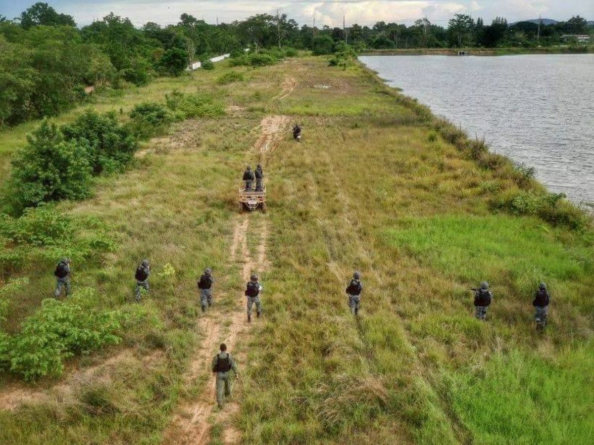 Военно-воздушные силы Таиланда проводят испытания беспилотника с пушкой на фоне напряженности на границе