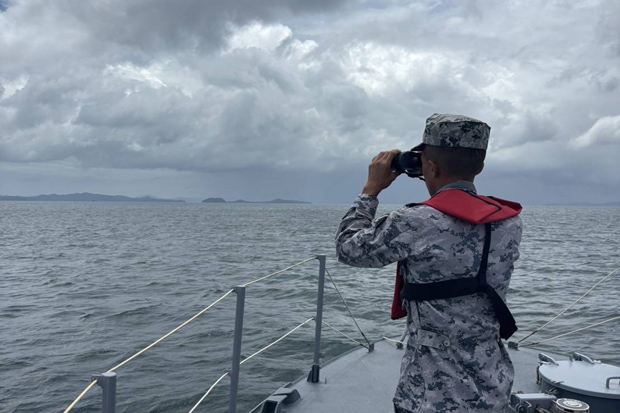 Военно-морской флот разыскивает британца, который упал с яхты у берегов Пхукета