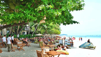 Высокорасходные европейские туристы повышают спрос на "зеленый" сезон в Таиланде