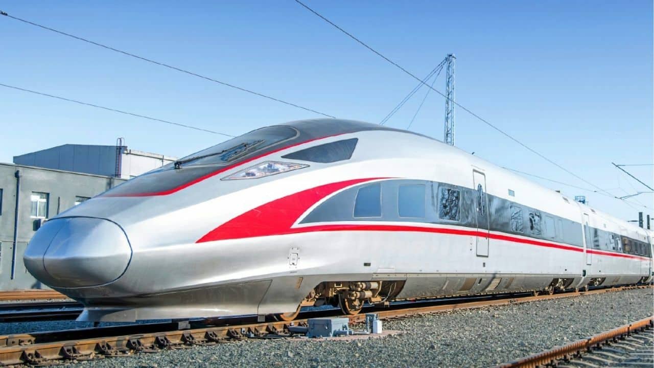 Высокоскоростная железная дорога в аэропорту Таиланда, которая долгое время задерживалась, наконец-то заработала