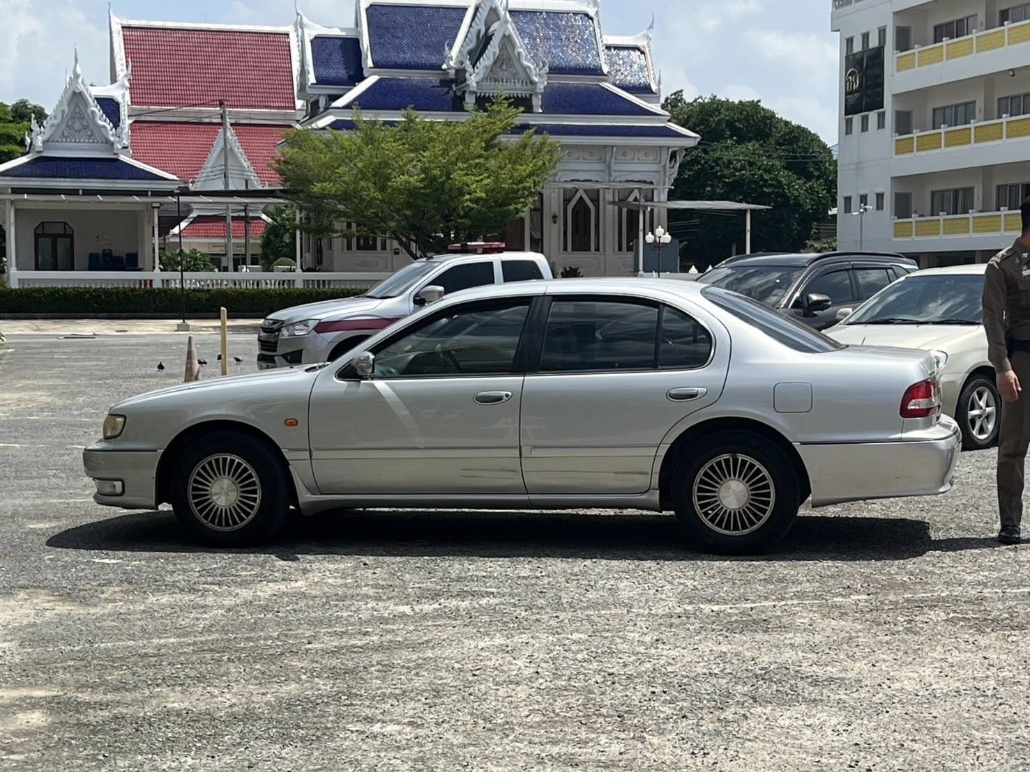 Вышедший на пенсию лектор проводит свою жизнь в Бангкокском храме