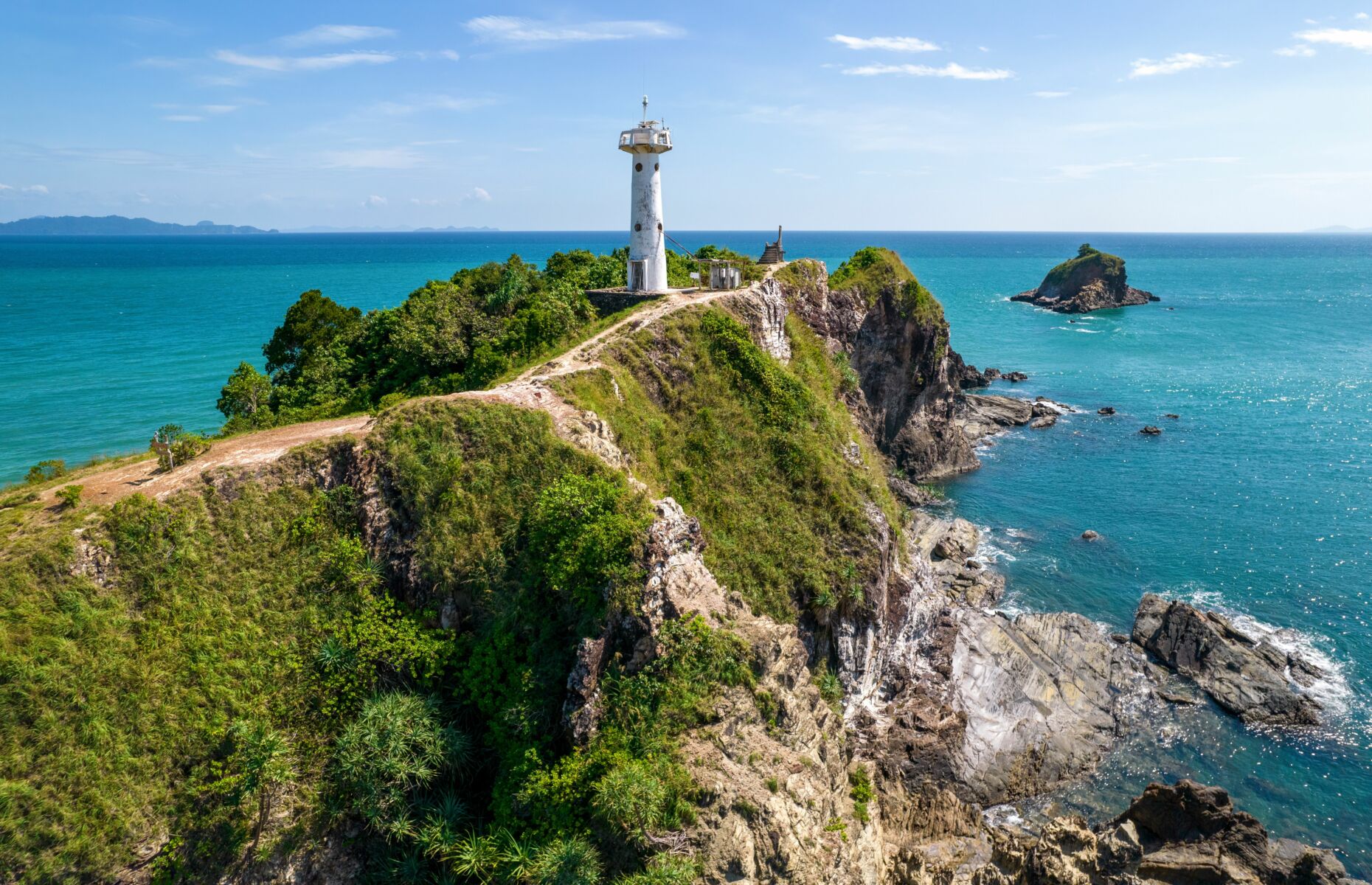 Гипертрофированные туристические места Тайланда: Почему вам стоит избежать толпы