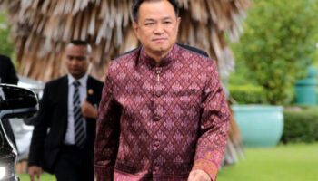 Есть ли кто-то еще, кто участвует?