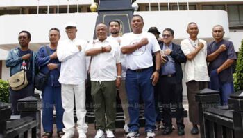 Заместитель премьер-министра Пхумтам призывает протестующих соблюдать закон
Заместитель премьер-министра Пхумтам призывает протестующих соблюдать закон