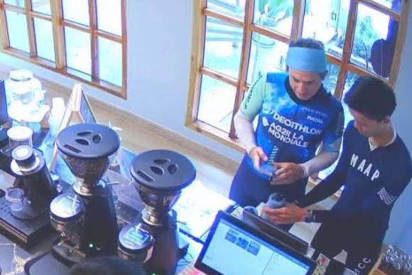 Иностранцы случайно заплатили 22 000 бат за кофе