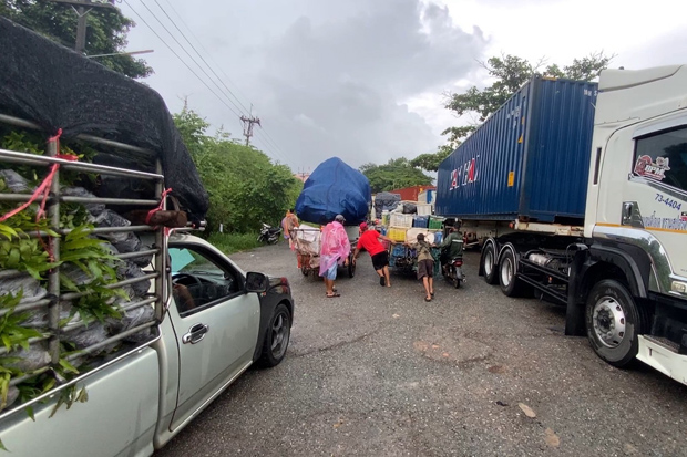 Камбоджа запретит тайские фрукты и овощи, если все пограничные переходы не будут полностью открыты к вторнику