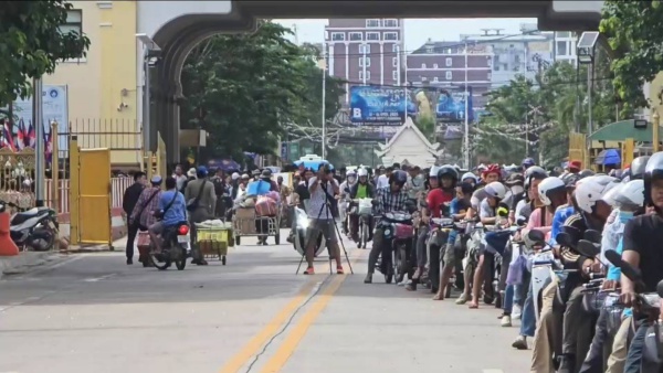 Камбоджа: нехватка топлива приводит к увеличению трансграничного трафика в Таиланд