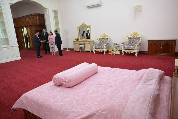 Камбоджийский Хун Сен назвал 2 комнаты в резиденции в честь Таксина и Йинглак