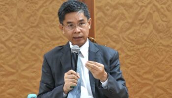 Камбоджу "подстегнула нерешительность"