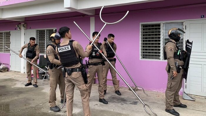 Конфликт с заложниками в Пхитсанулоке разрешен; мужчина задержан после противостояния