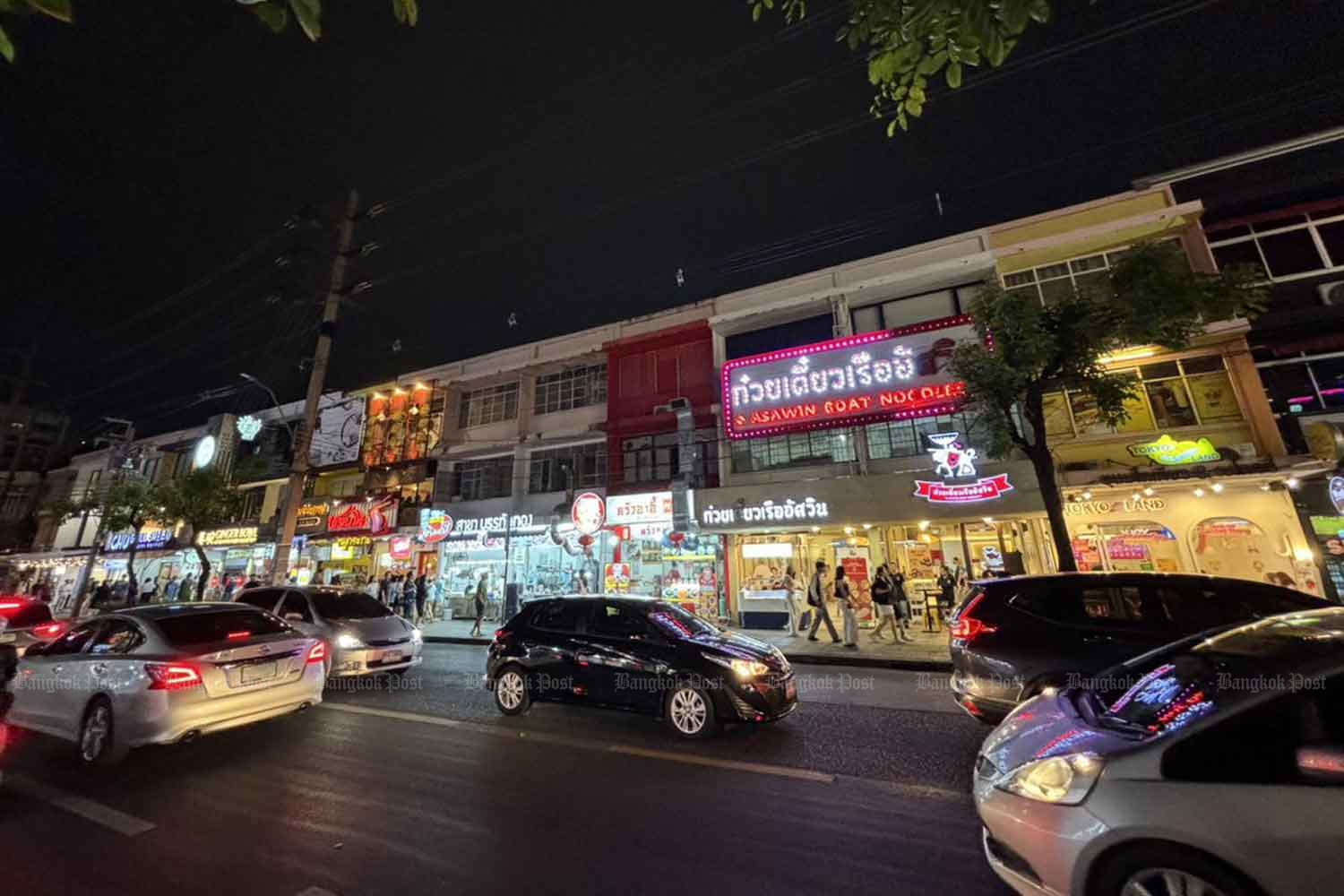 Магнит для гурманов на жизнеобеспечении, поскольку китайцы теряют аппетит