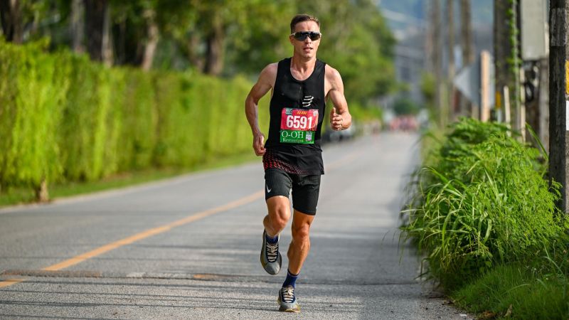 Марафон в Лагуне выиграл тайский атлет, Сергей Зырянов победил в гонке на 10 км