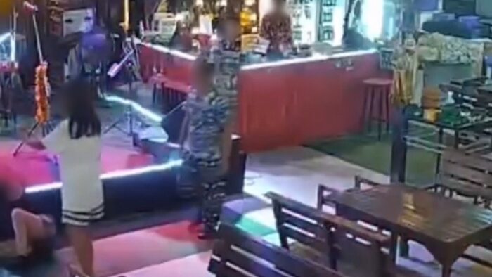 Мать напала на сотрудницу из-за потери ребенком работы на рынке Джомтьен