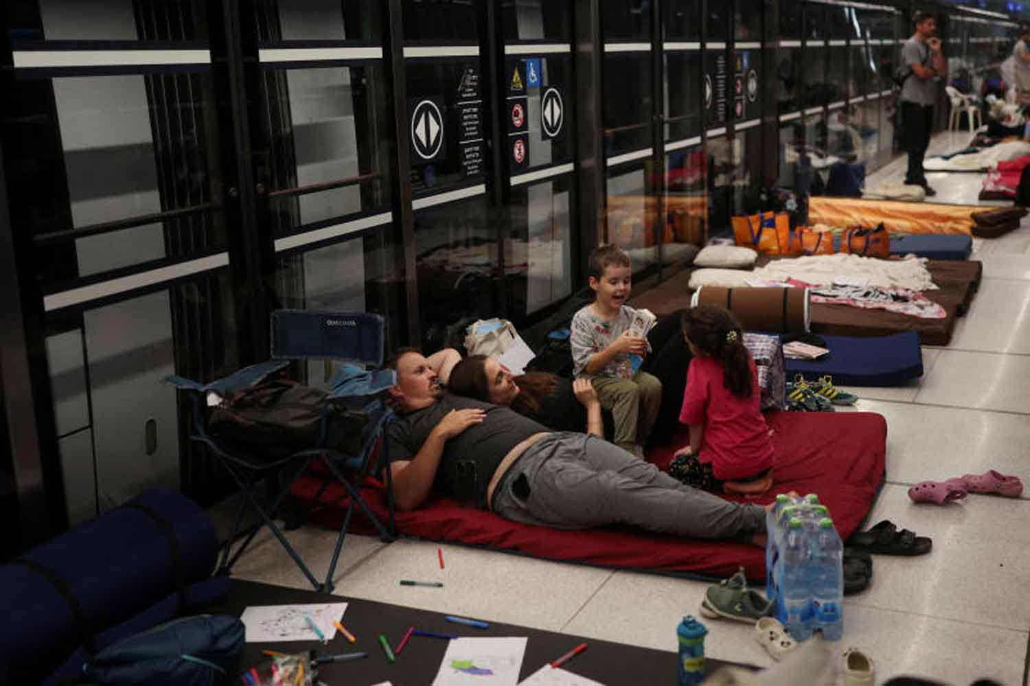 Министр иностранных дел советует тайцам в Иране, Израиле укрыться в убежищах