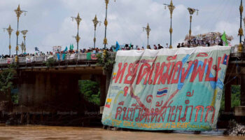 Митингующие на севере требуют прекратить добычу полезных ископаемых в Мьянме, загрязняющих реки