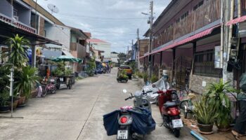 Молния из голубого: Столкновение с ножевым преступником вызывает конфликт сои в Паттайе