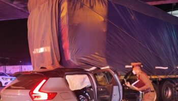 Молодой водитель погиб в результате столкновения с 10-колесным грузовиком в Патхум-Тани