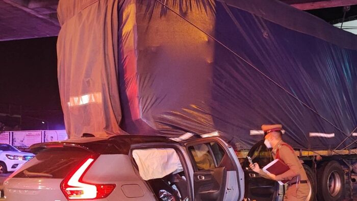 Молодой водитель погиб в результате столкновения с 10-колесным грузовиком в Патхум-Тани