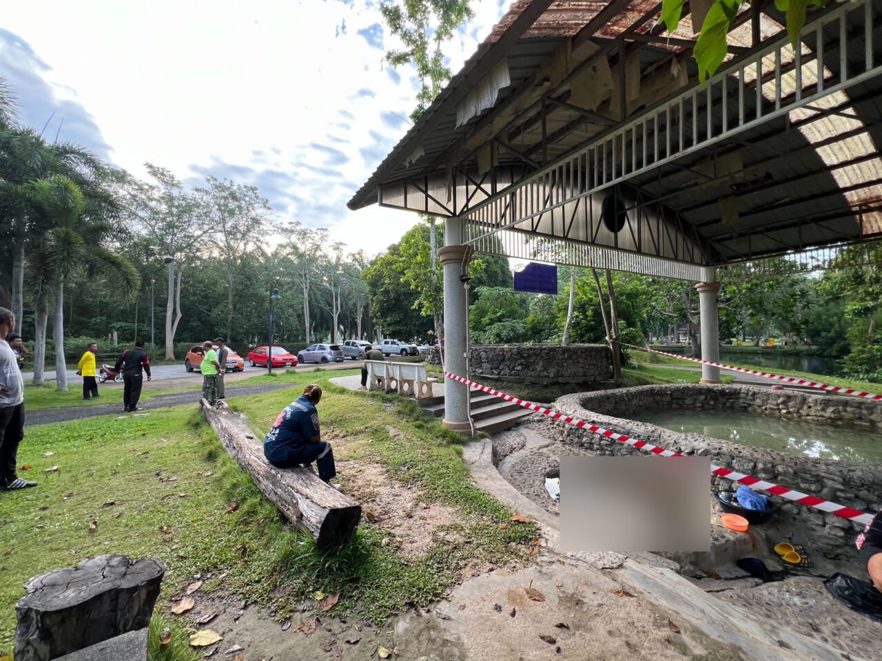 Мужчина найден мертвым в бассейне с горячими источниками Сураттхани