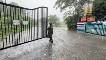 Неразбериха на границе Трат после того, как Камбоджа задержала открытие ворот