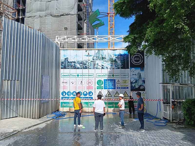 Обрушение крана остановило строительство роскошного кондоминиума в Паттайе, проводятся проверки безопасности