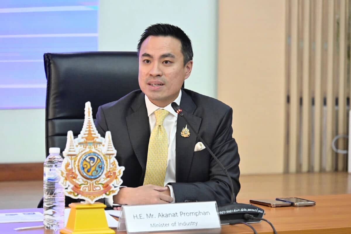 Объединенная тайская национальная партия в хаосе из-за требований о перестановках в кабинете министров