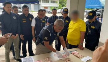 Офицер округа арестован за вымогательство сборов за разрешение на работу мигрантов в Чианг Мае