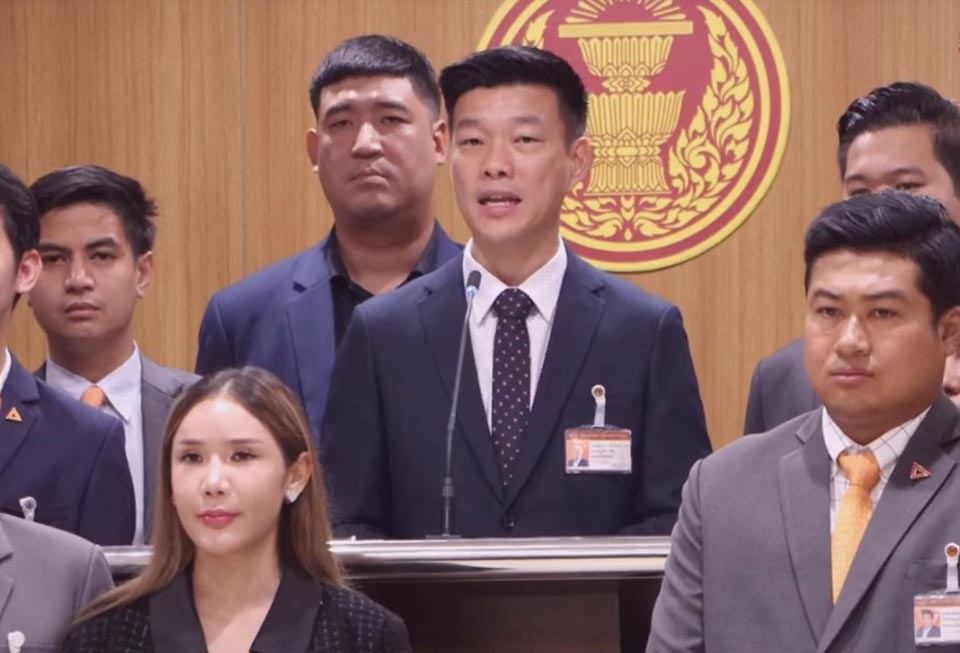 Партия народа осуждает лидеров митингов за продвижение повестки государственного переворота, призывает к роспуску парламента как к демократическому решению