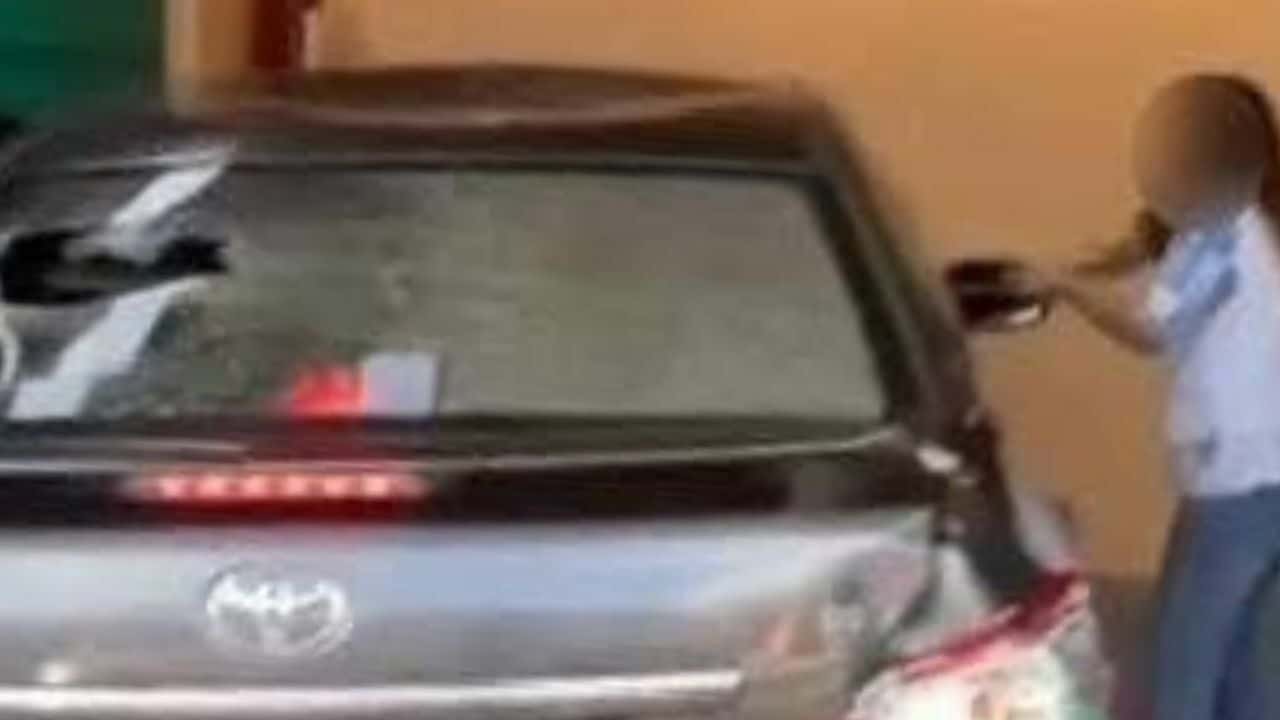 Парующиеся на любовном отеле Сурин пойманы своими супругами