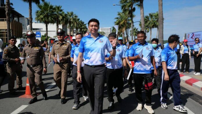 Паттайя выходит на улицы в марше по случаю Всемирного дня борьбы с наркотиками