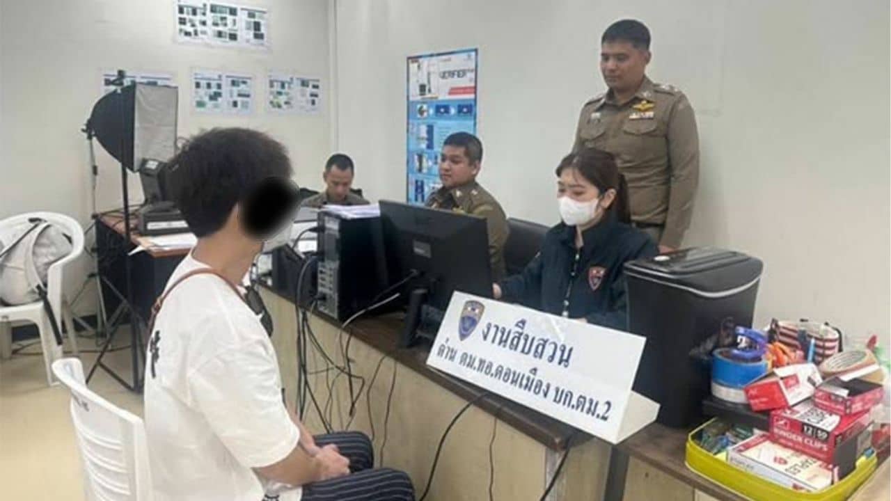 Подозреваемый китаец выпрыгнул из окна полицейского участка в Паттайе (видео)