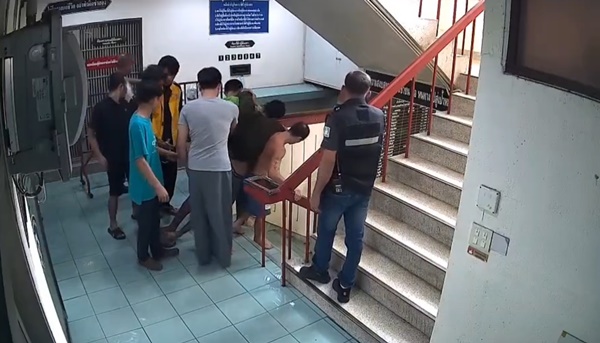 Подозреваемый скончался после употребления 50 таблеток метамфетамина во время задержания в полиции